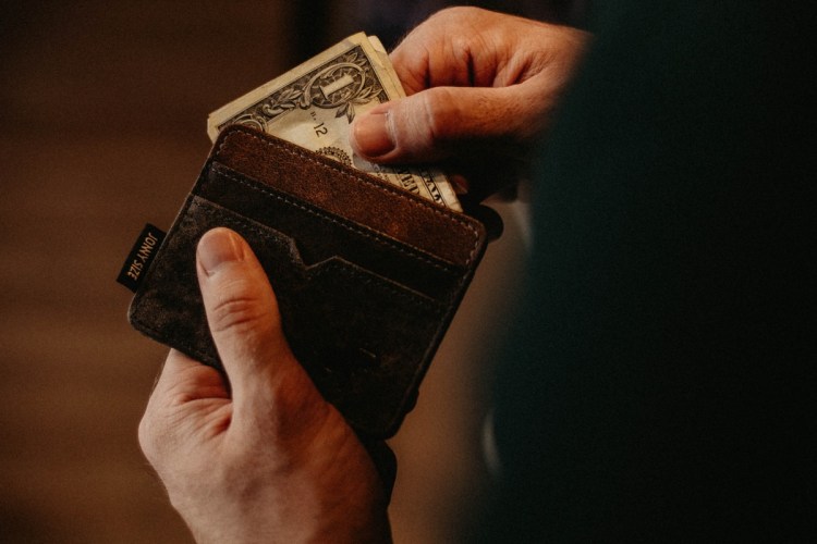 Spend Analysis vs. Spend Risk Management